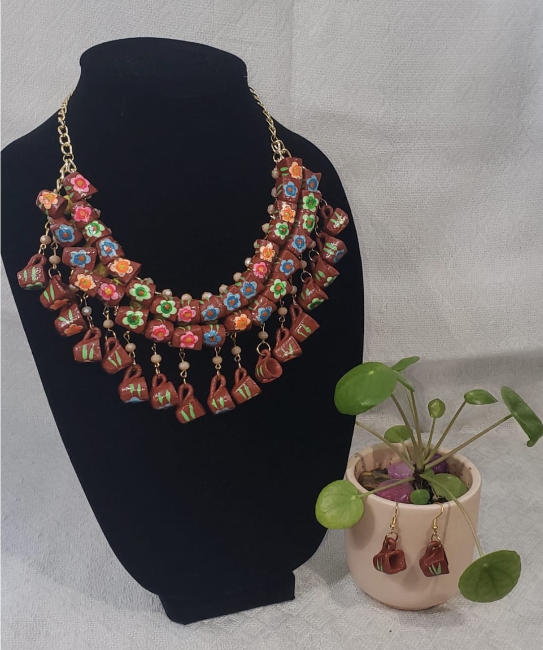 Clay Necklace with Earrings (Brown)