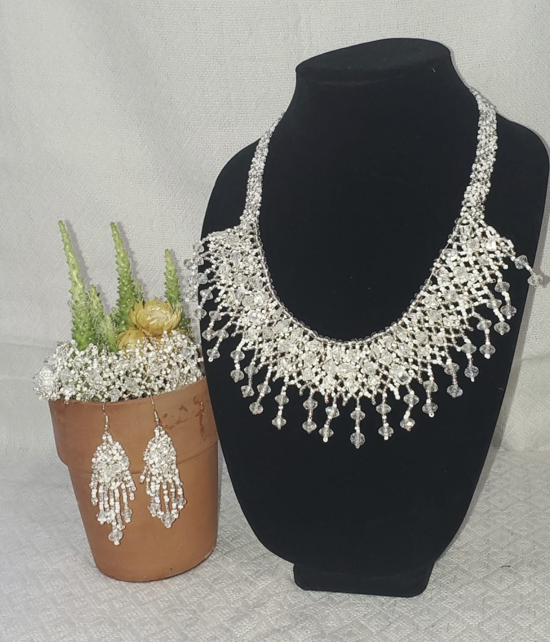 Crystal Necklace with Earrings and Bracelet (White)